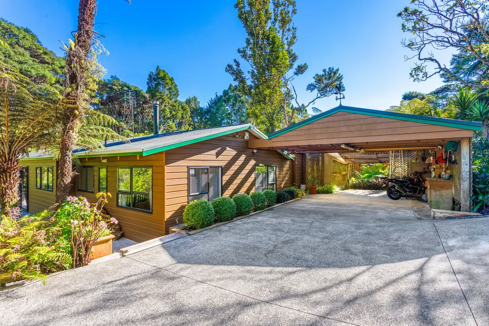 Photos of 261 Konini Road