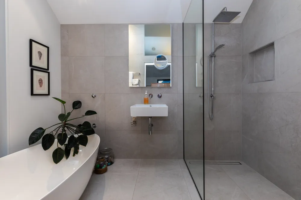 Photos of 24B Queens Avenue