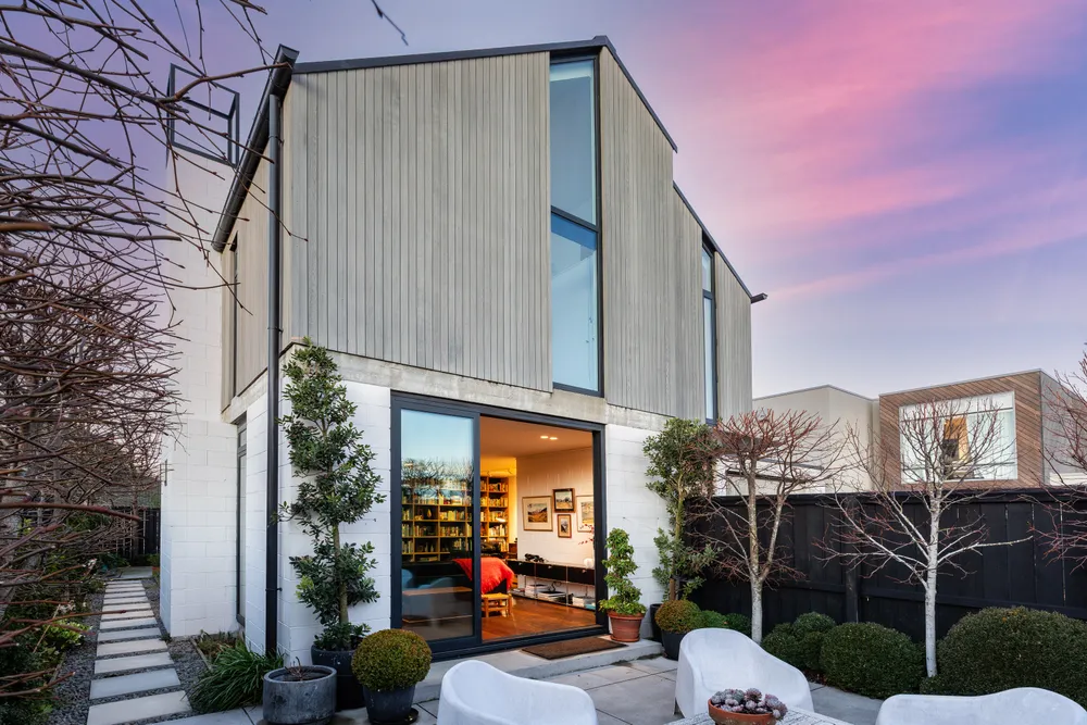 Photos of 24B Queens Avenue