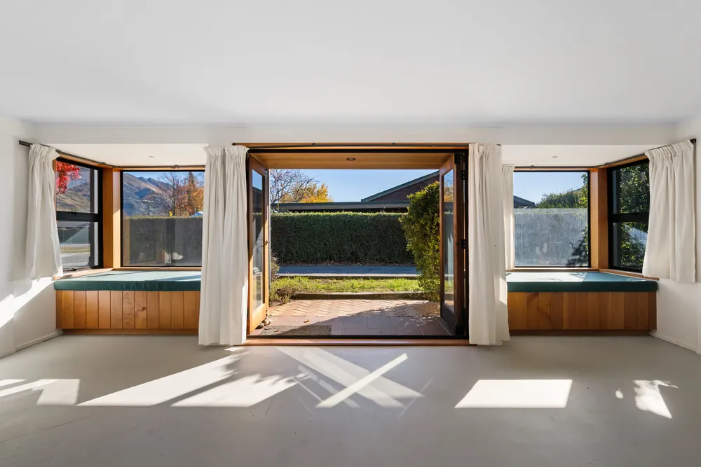 Photos of 68 McDougall Street