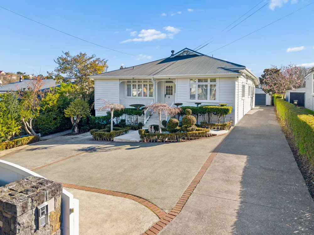 Photos of 111 St Andrews Road