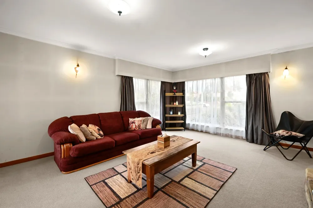 Photos of 121 Comries Road