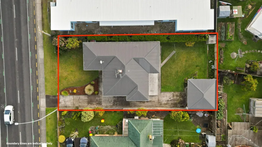 Photos of 121 Comries Road