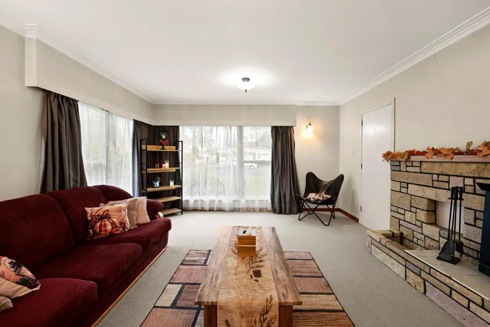 Photos of 121 Comries Road