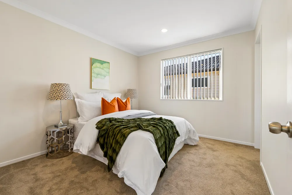 Photos of 11 Calcite Avenue