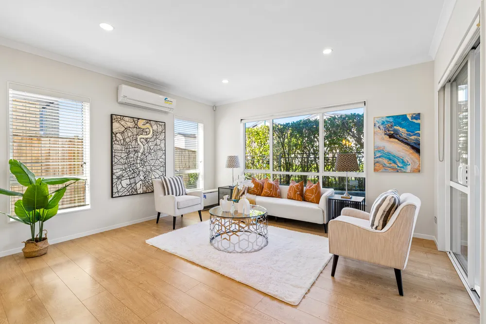 Photos of 11 Calcite Avenue
