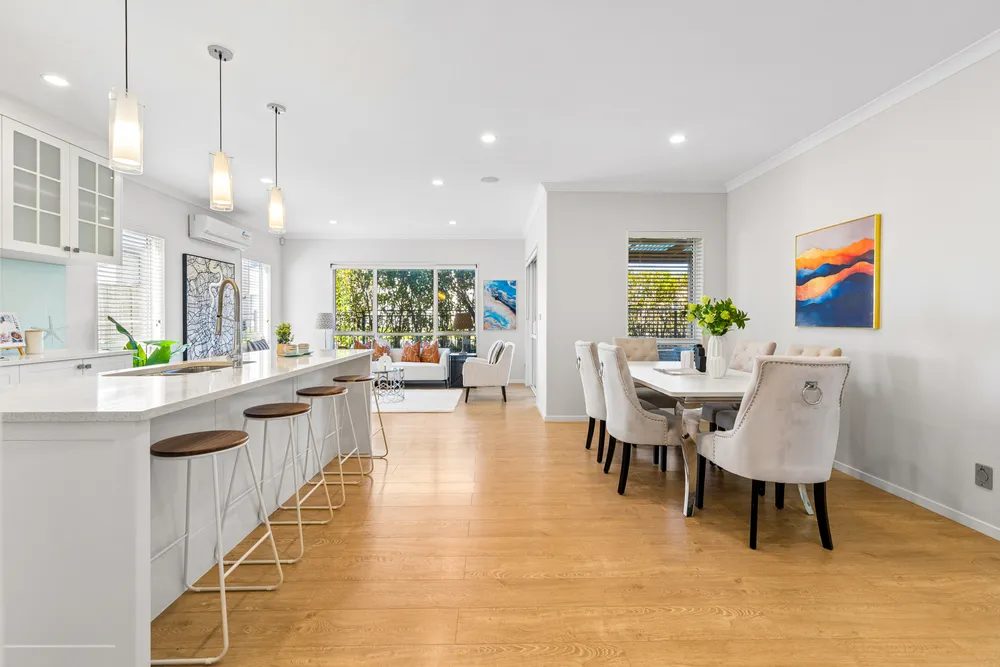 Photos of 11 Calcite Avenue