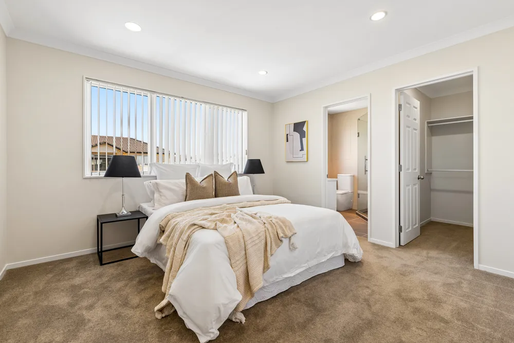 Photos of 11 Calcite Avenue