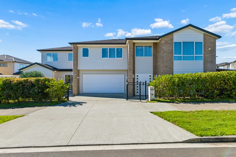 Photos of 11 Calcite Avenue