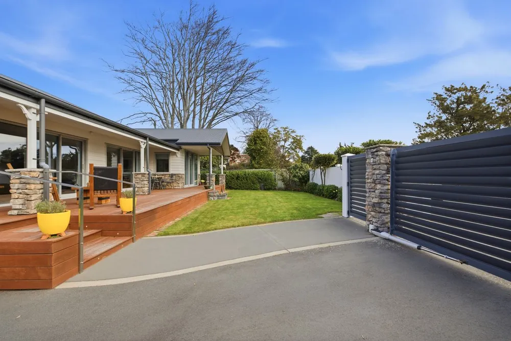 Photos of 89 Cashmere Road