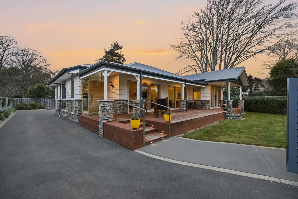 Photos of 89 Cashmere Road