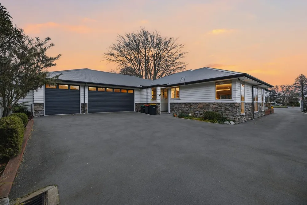 Photos of 89 Cashmere Road