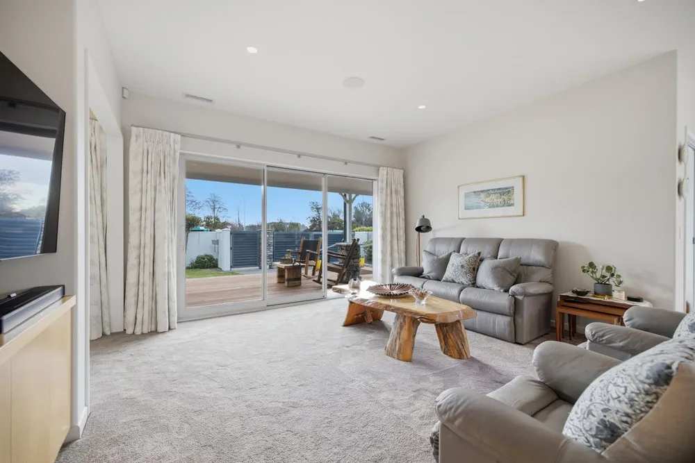 Photos of 89 Cashmere Road