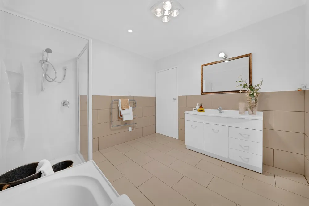 Photos of 231 Bucklands Beach Road