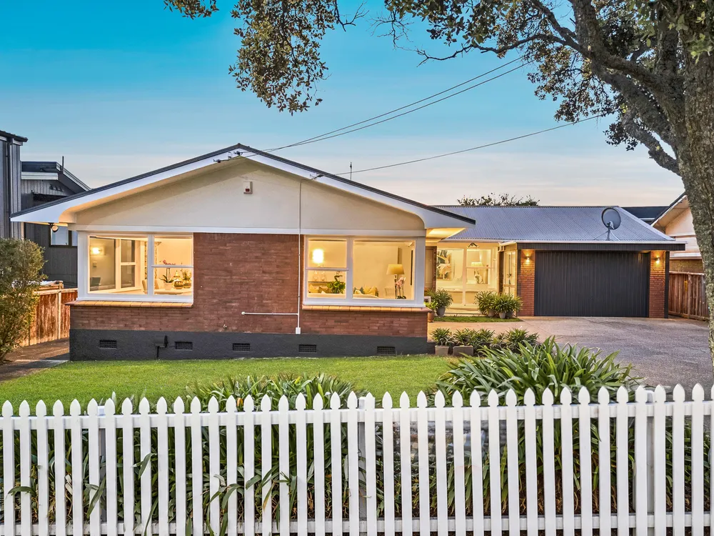 Photos of 231 Bucklands Beach Road