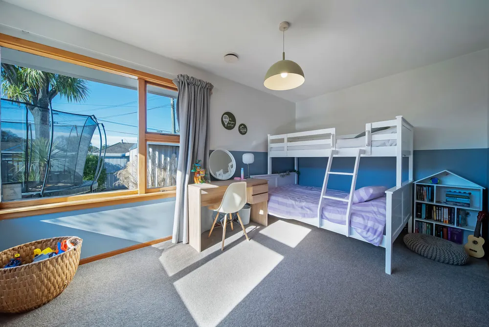 Photos of 35 Kaiwara Street