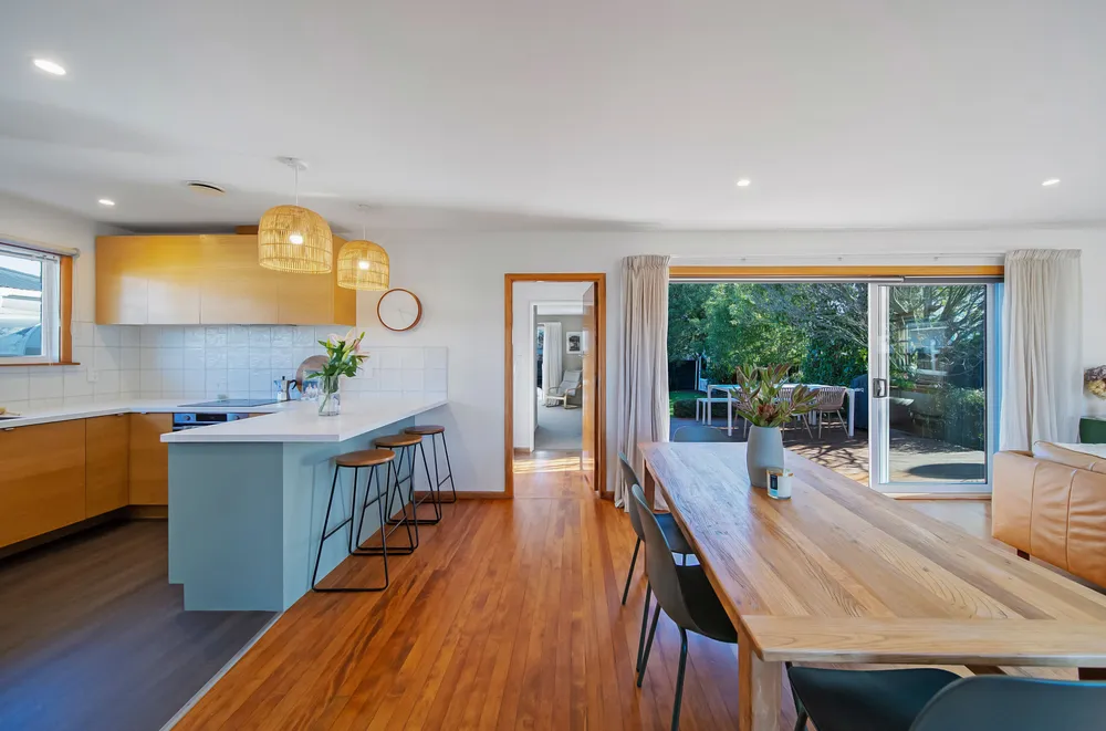 Photos of 35 Kaiwara Street