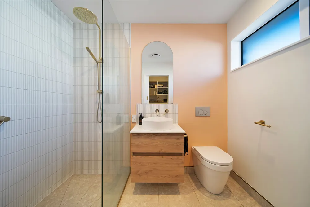 Photos of 35 Kaiwara Street