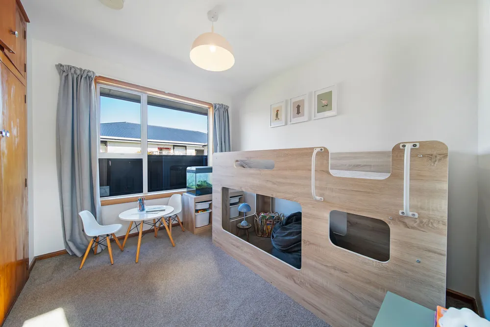 Photos of 35 Kaiwara Street