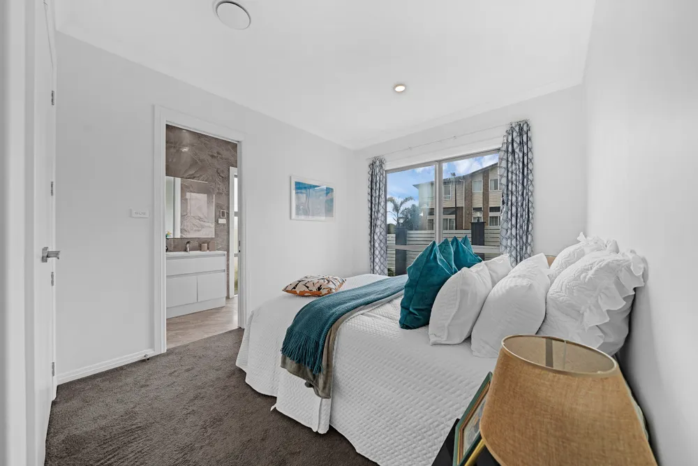 Photos of 127 Argento Avenue
