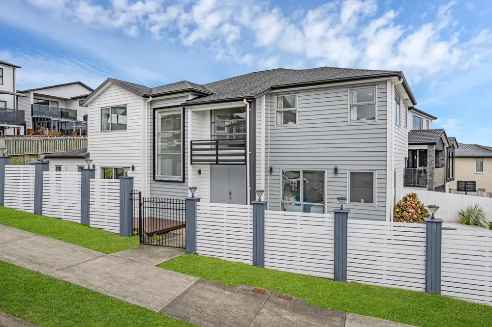Photos of 127 Argento Avenue