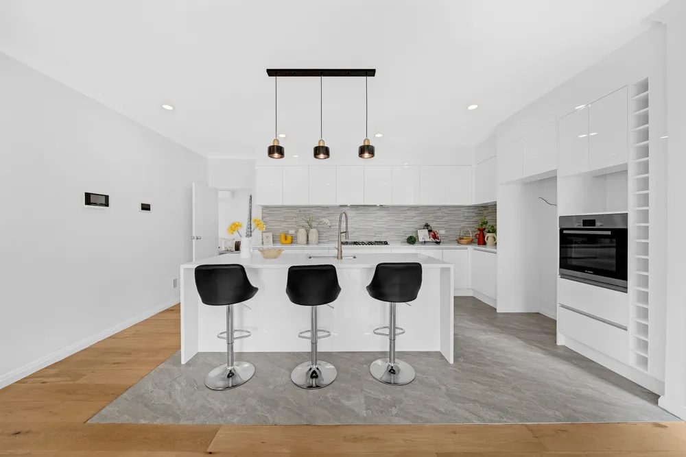 Photos of 127 Argento Avenue