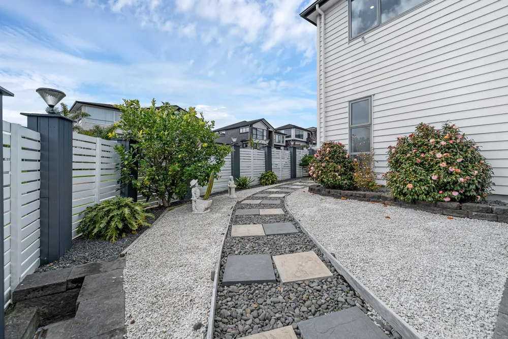 Photos of 127 Argento Avenue