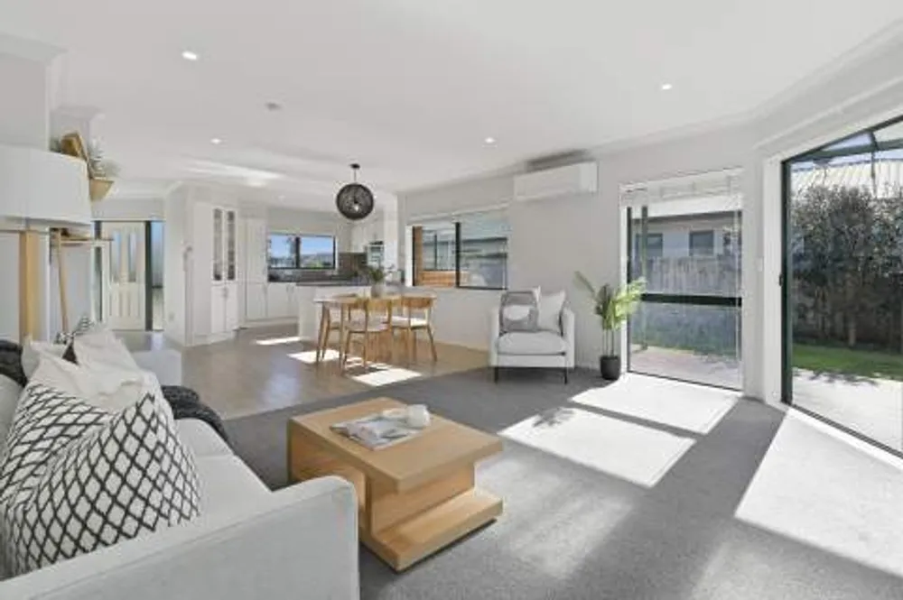 Photos of 54 Mahonia Place