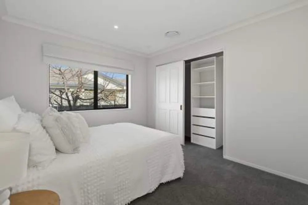 Photos of 54 Mahonia Place