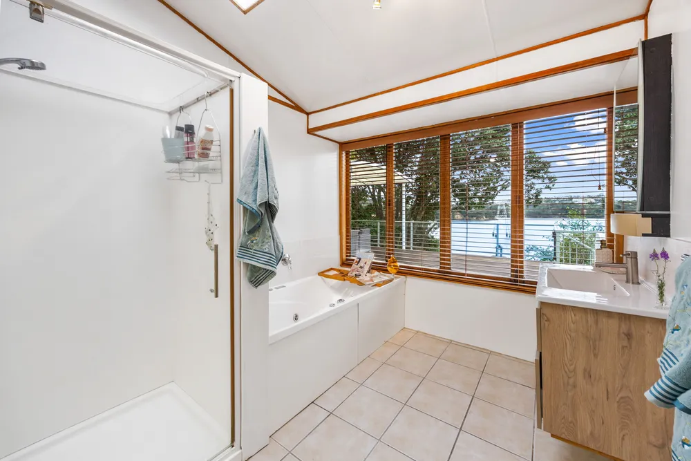 Photos of 632 Blockhouse Bay Road