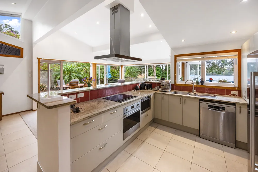 Photos of 632 Blockhouse Bay Road