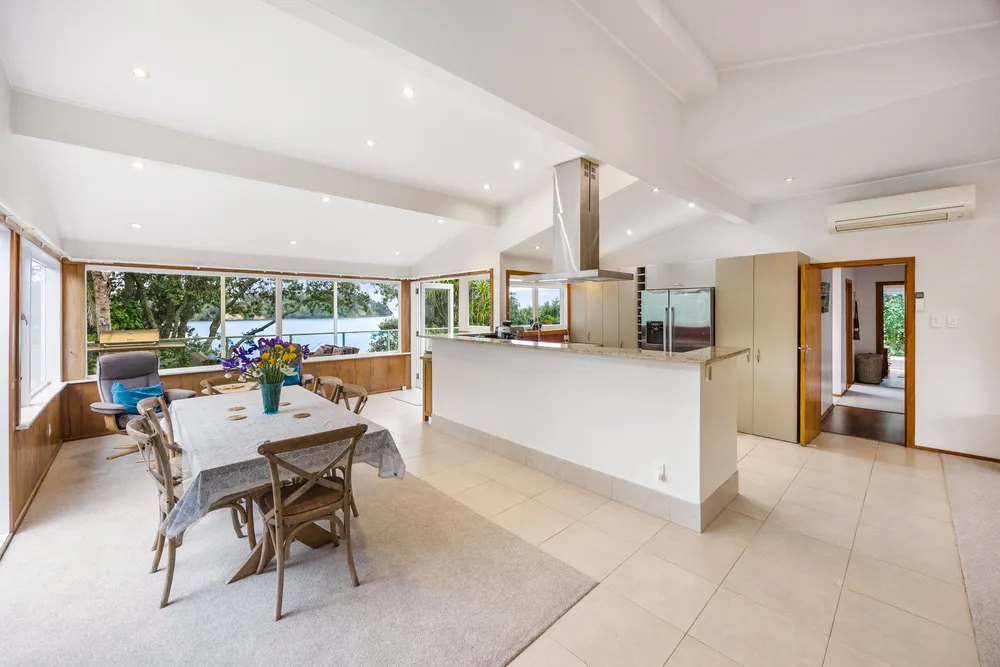 Photos of 632 Blockhouse Bay Road
