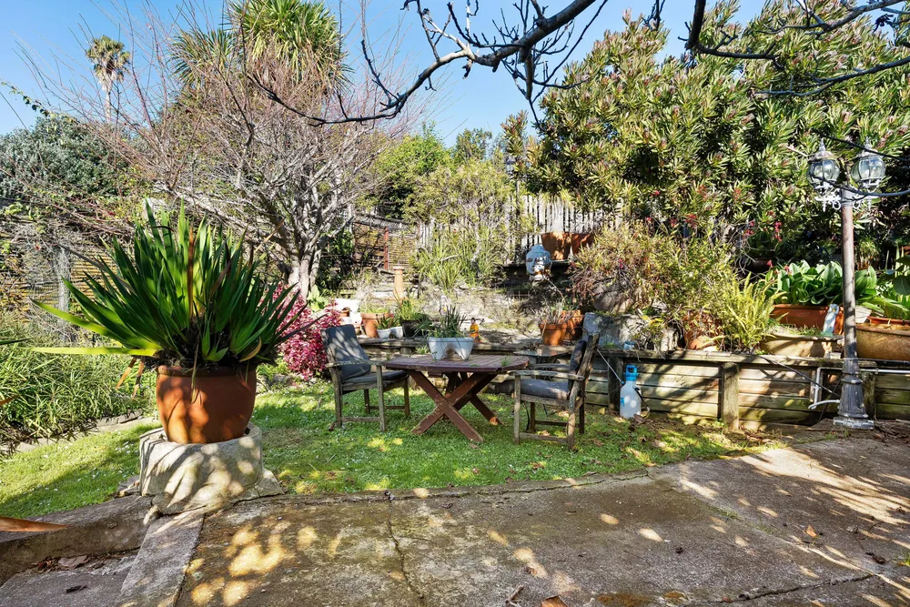 Photos of 16 Beaconsfield Street