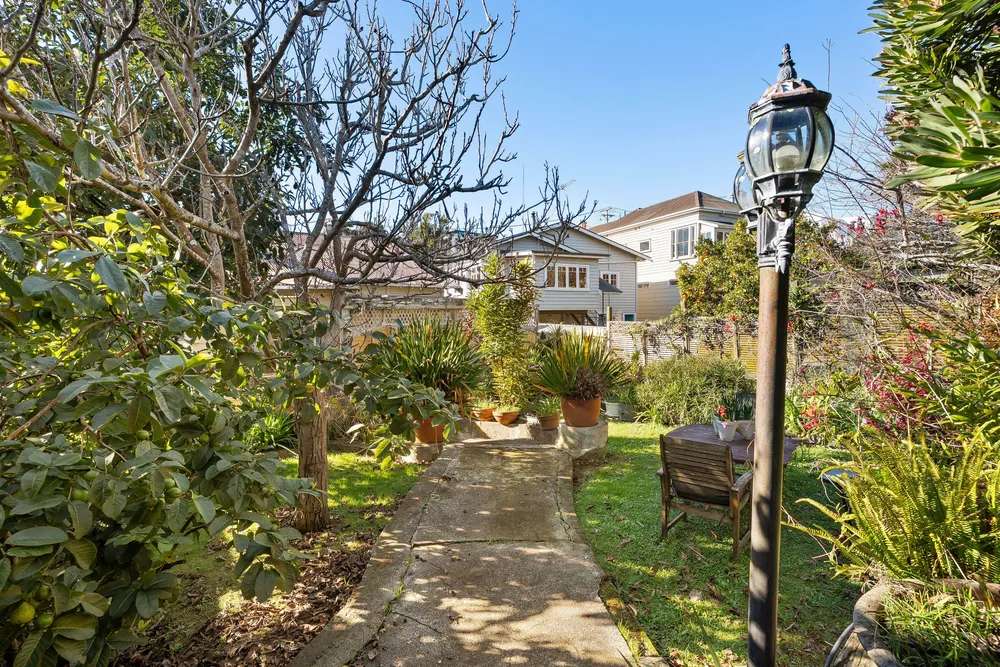 Photos of 16 Beaconsfield Street