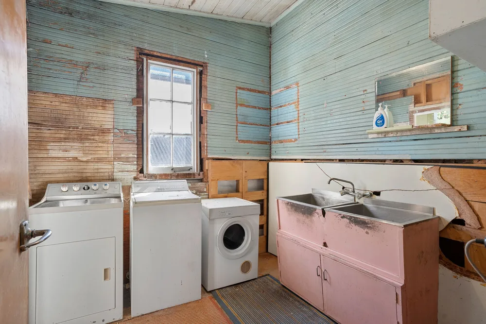 Photos of 16 Beaconsfield Street