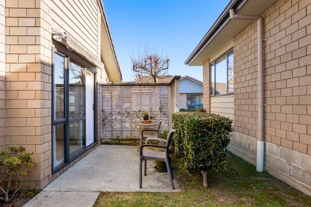 Photos of 38 Royalle Mews