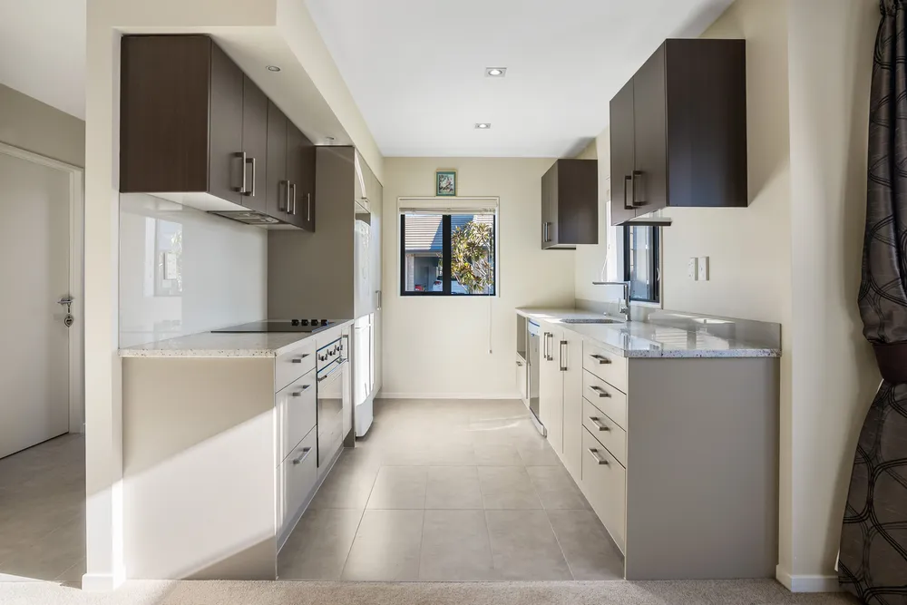 Photos of 38 Royalle Mews