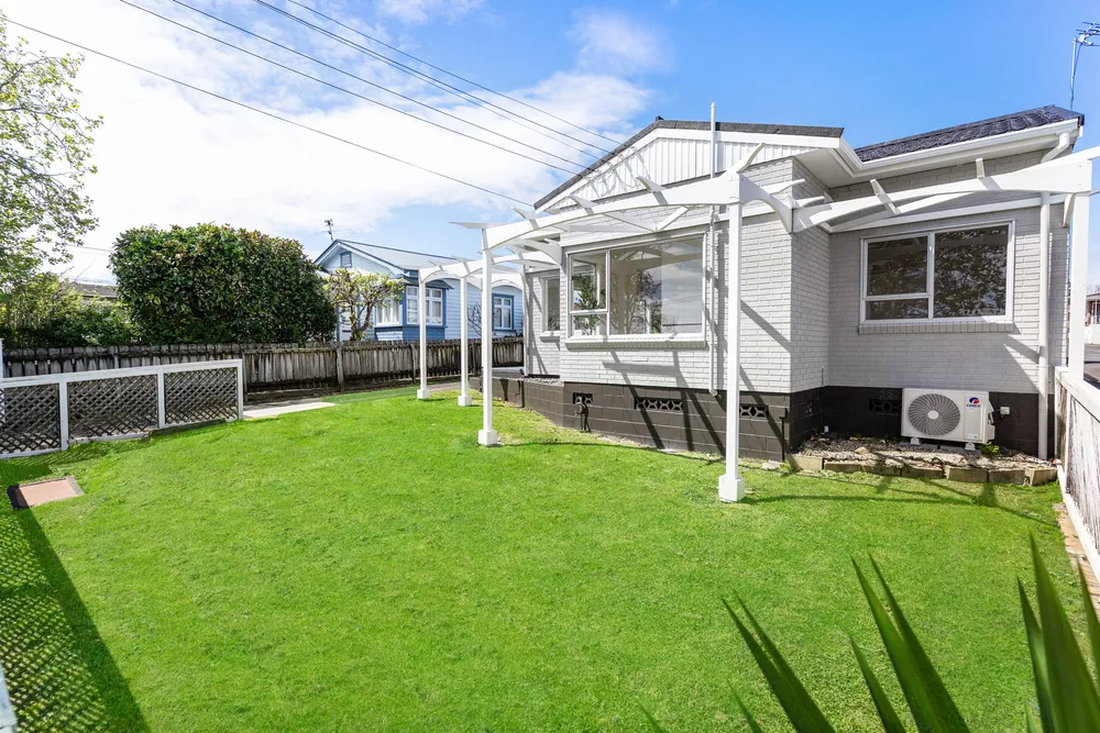 Photos of 1/54 Seabrook Avenue