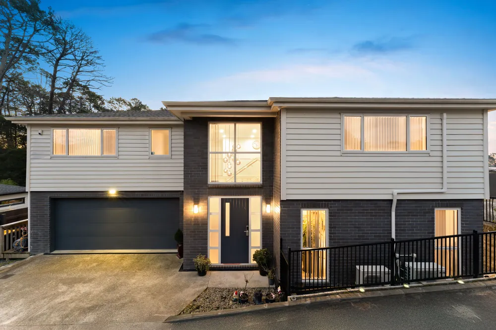 Photos of 24 Glendene Avenue