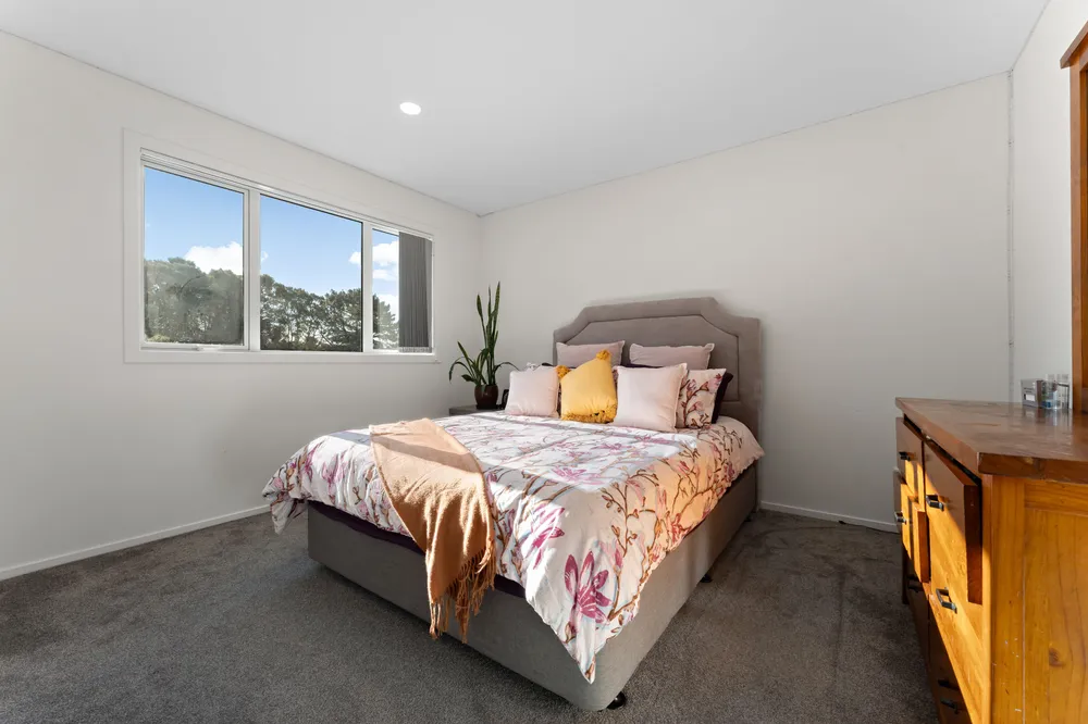 Photos of 24 Glendene Avenue