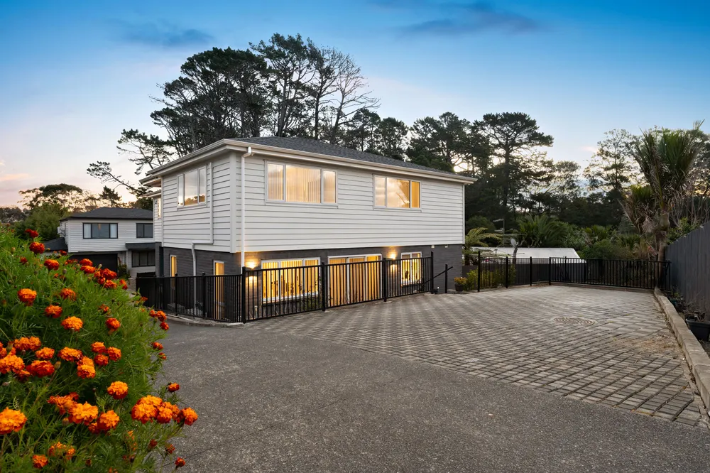 Photos of 24 Glendene Avenue