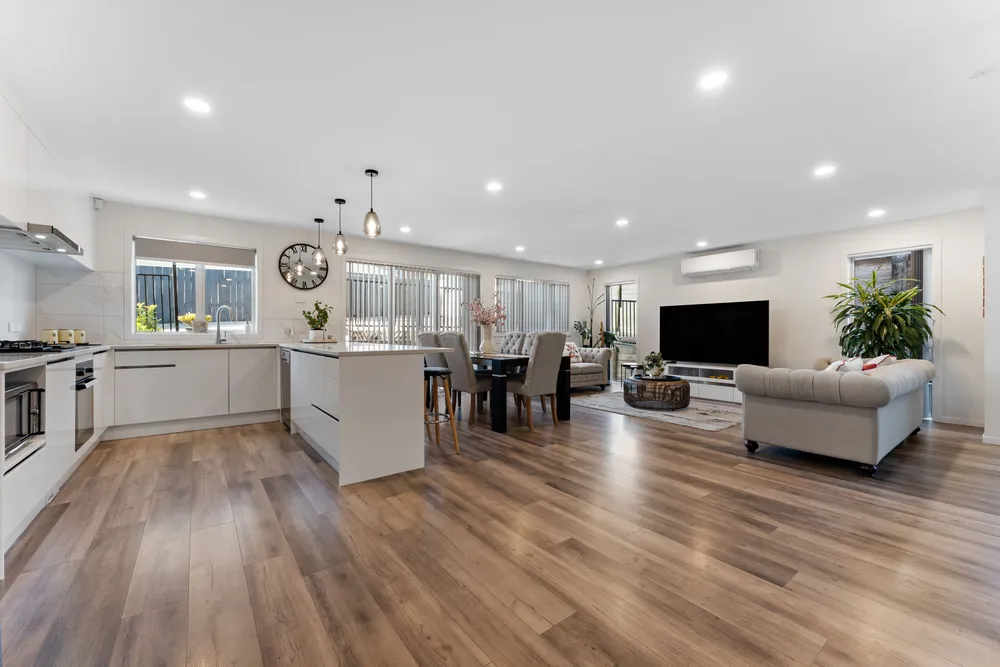 Photos of 24 Glendene Avenue