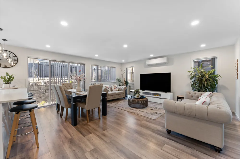 Photos of 24 Glendene Avenue