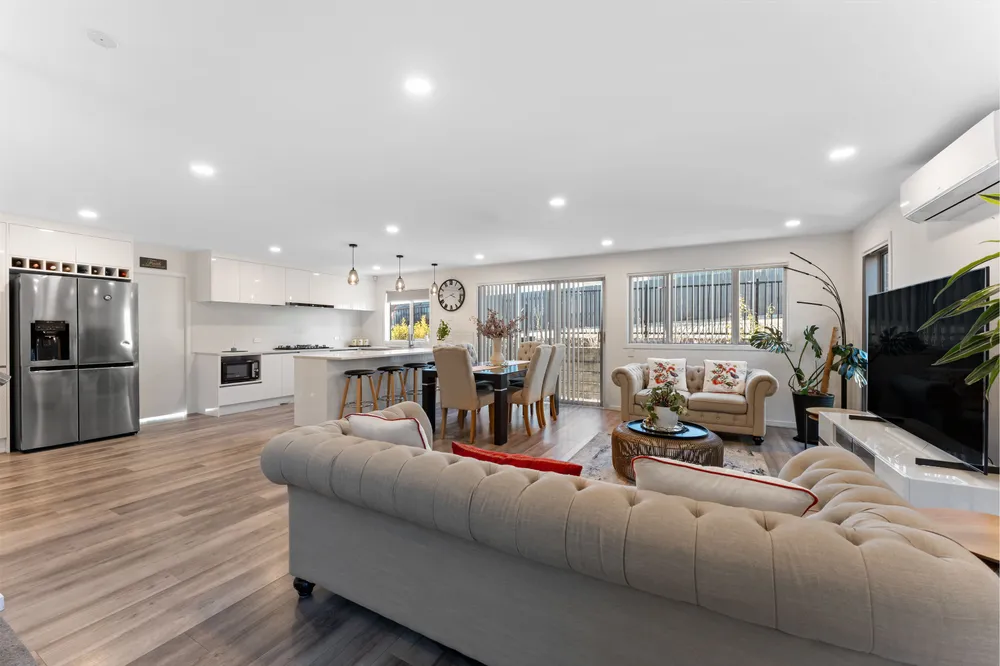 Photos of 24 Glendene Avenue