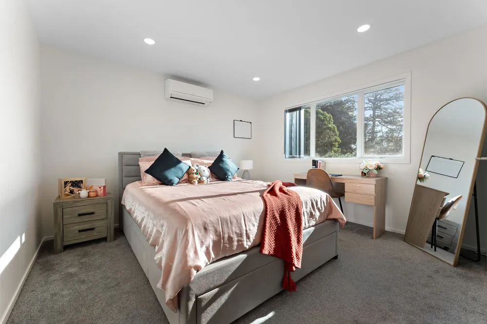 Photos of 24 Glendene Avenue