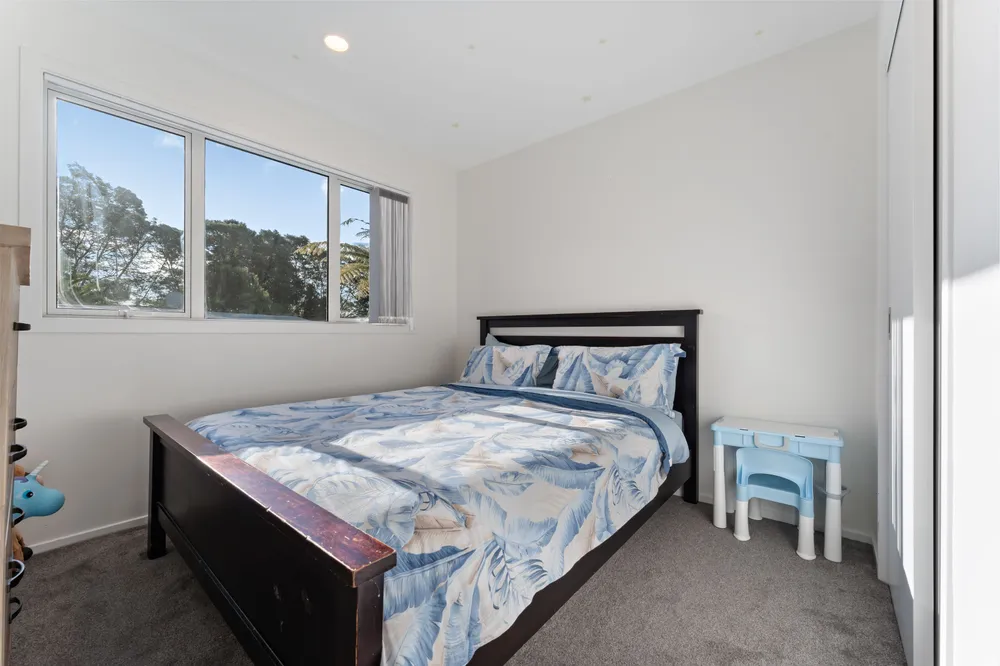 Photos of 24 Glendene Avenue
