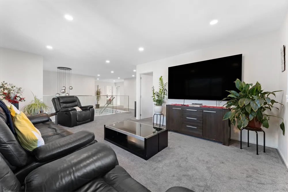 Photos of 24 Glendene Avenue