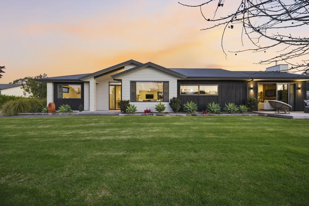 Photos of 50 Royal Ascot Drive