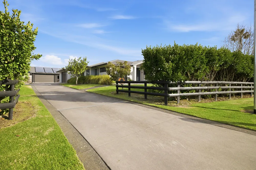 Photos of 50 Royal Ascot Drive
