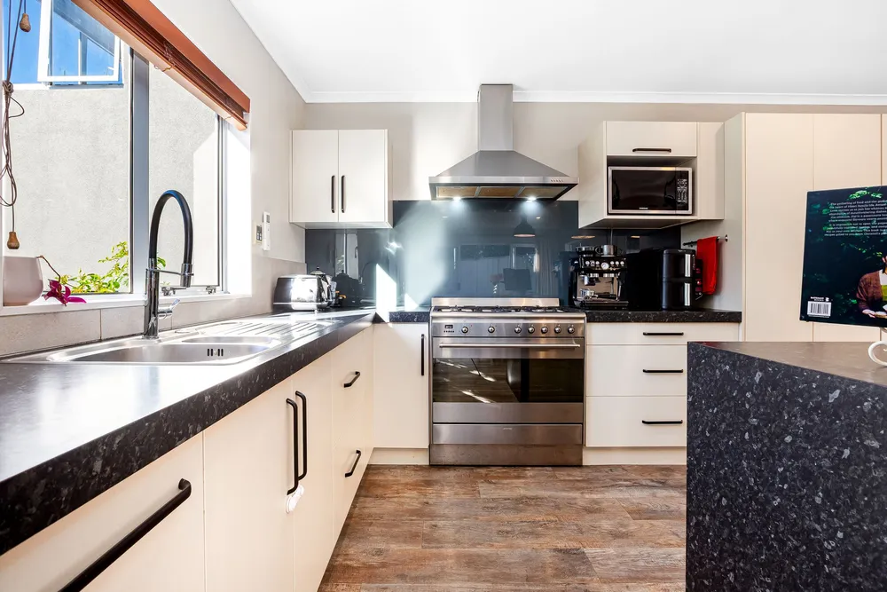 Photos of 11 Te Puia Drive